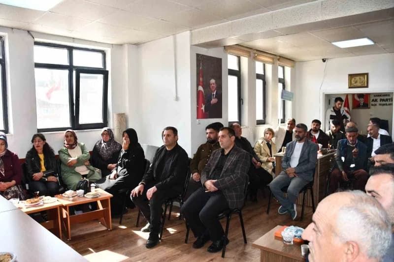 Türkiye Yüzyılı Buluşmaları için Kars’a gelen AK Parti Erzurum Milletvekili Öz, Sarıkamış’ta esnaf ve teşkilatla buluştu