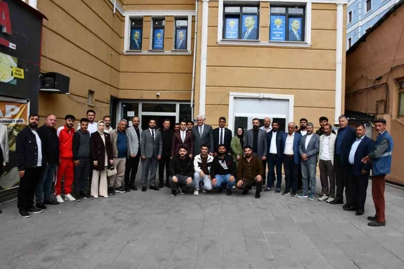 Türkiye Yüzyılı Buluşmaları için Kars’a gelen AK Parti Erzurum Milletvekili Öz, Sarıkamış’ta esnaf ve teşkilatla buluştu