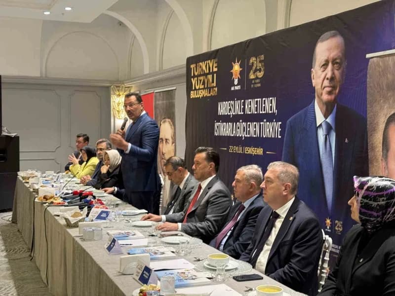 Toplantıda erken Seçim iddialarına yanıt veren AK Parti Genel Başkan Yardımcısı ve Seçim İşleri Başkanı Ali İhsan Yavuz,