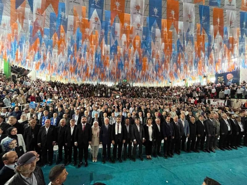 AK Parti Giresun İl Danışma Meclisi Toplantısı’nda kalabalık spor salonu ve partililer