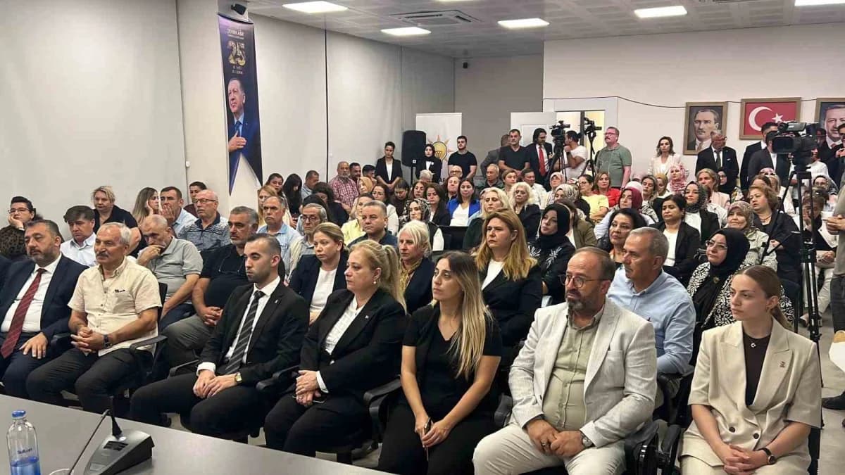 Türkiye Yüzyılı Buluşmaları çerçevesinde Çanakkale’ye gelen AK Parti Genel Başkanvekili Mustafa Elitaş, Çanakkale'de bir