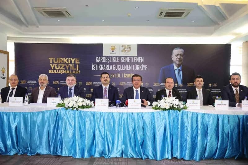 AK Parti Türkiye Yüzyılı Buluşmaları kapsamında İzmir’de düzenlenen toplantı ve saha çalışmaları