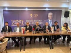 AK Parti Genel Başkan Yardımcısı Hüseyin Yayman Van’da Türkiye Yüzyılı Buluşmaları programında konuşma yaparken