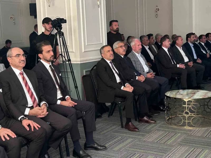 AK Parti Genel Başkan Yardımcısı Hüseyin Yayman, Van’da katıldığı Türkiye Yüzyılı Buluşmaları programında yaptığı konuşm