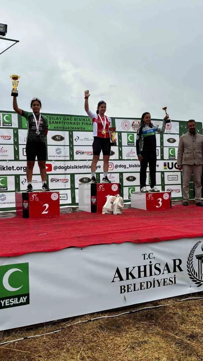Yeşilay Dağ Bisikleti Türkiye Şampiyonası Final Etabı XCO-XCC yarışları, Manisa’nın Akhisar ilçesinde bulunan Çağlak Kal