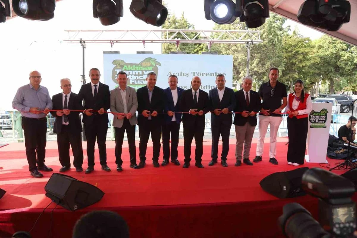 Manisa'nın Akhisar ilçesinde ilk kez düzenlenen Tarım ve Zeytincilik Fuarı, 4 günün ardından sona erdi. Fuarın her yıl d