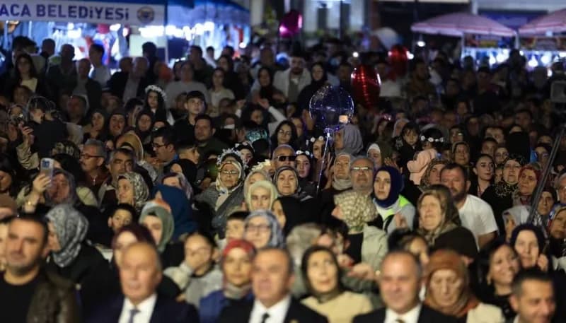 Çorum’un Alaca ilçesinde düzenlenen ve 5 gün süren AlacaFest, İsmail Altunsaray’ın sahne aldığı konserle sona erdi.