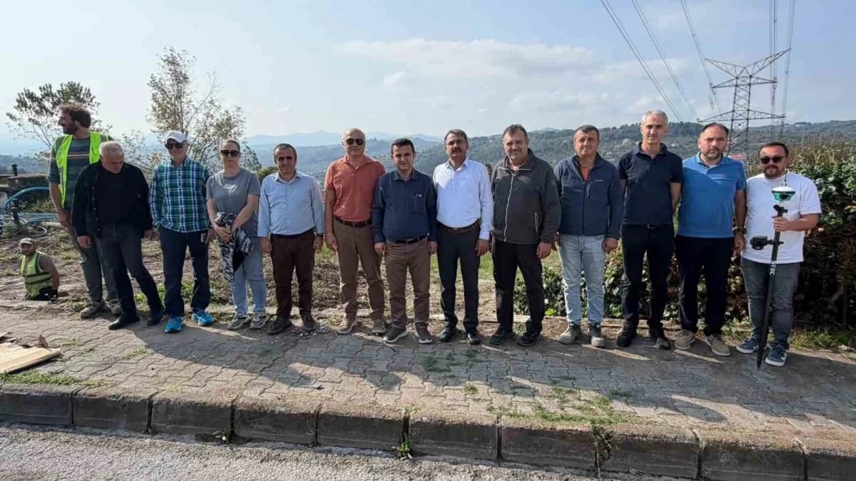 Zonguldak Alaplı İçme Suyu Projesi saha incelemesi yapan DSİ Bölge Müdürü ve ekip