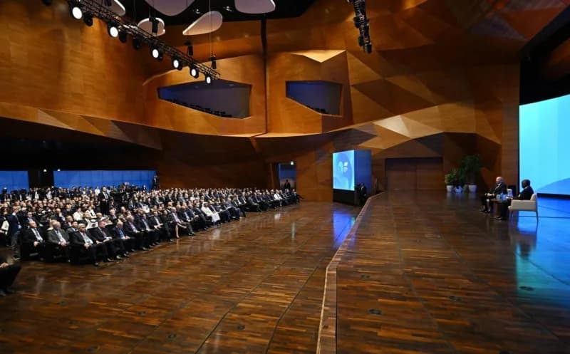 Azerbaycan Cumhurbaşkanı İlham Aliyev, Azerbaycan’ın başkenti Bakü’de gerçekleştirilen 2. Uluslararası Yatırım Forumu’na