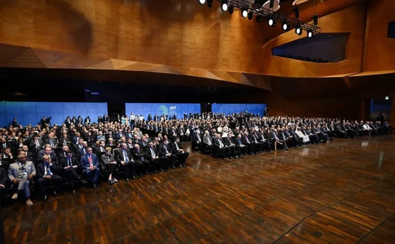 Azerbaycan Cumhurbaşkanı İlham Aliyev, Azerbaycan’ın başkenti Bakü’de gerçekleştirilen 2. Uluslararası Yatırım Forumu’na