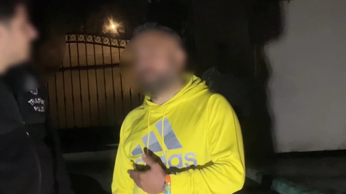 Bursa'da polis ekiplerinin dur ihtarına uymayan alkollü sürücünün yakalanması