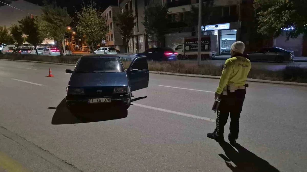 Polis ekiplerince durdurulan 11 EA 378 plakalı otomobilin sürücüsü, kontrol edileceği esnada aracını terk ederek bölgede