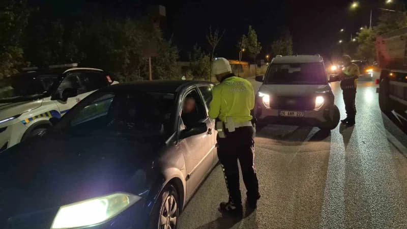Dün akşam saatlerinde tepebaşı ilçesi Çamlıca Mahallesi Ulusal Egemenlik Bulvarı üzerinde Polis ekiplerince trafik denet