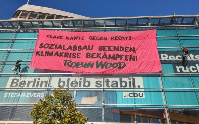 Almanya’da iklim aktivistleri, Başbakan Friedrich Merz’in Genel başkanlığını yaptığı Hristiyan Demokrat Birlik Partisi’n