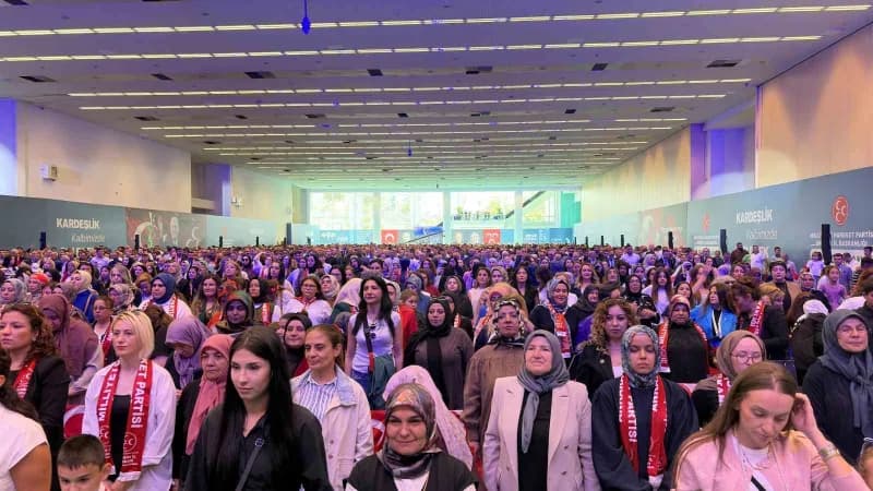 Milliyetçi Hareket Partisi'nin (MHP) Ankara 15. Olağan İl Kongresi'nde yapılan seçimde 643 delegenin tamamının oyunu ala