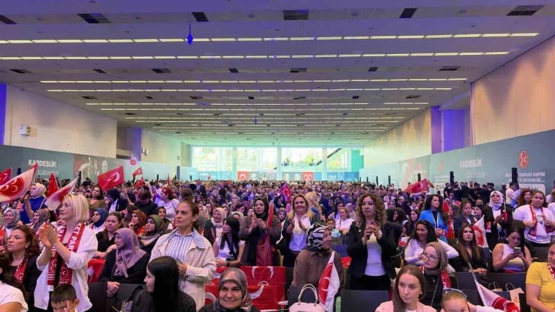 Milliyetçi Hareket Partisi'nin (MHP) Ankara 15. Olağan İl Kongresi'nde yapılan seçimde 643 delegenin tamamının oyunu ala
