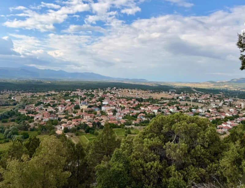 Konya’nın Beyşehir ilçesine bağlı Çetmi mahallesinde 5 ay önce dağlık ve ormanlık alanda kaybolan 3 altın bilezik bulund