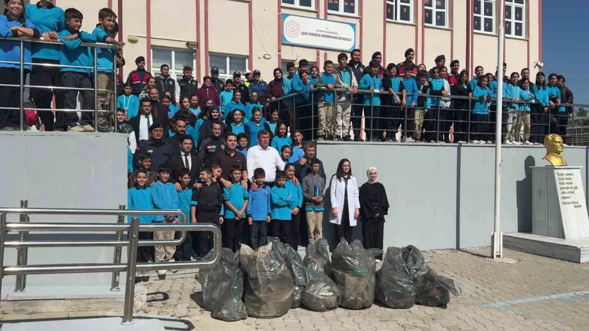 Sivas’ın Altınyayla ilçesinde Eğitim-öğretim yılının başlamışının ardından İlçe yönetimi ve öğrenciler tarafından okulla