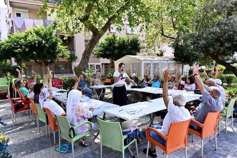 Muratpaşa Belediyesi, 21 Eylül Dünya Alzaymır Günü kapsamında Alzaymır hastalığına ve bilişsel sağlığın korunmasına dikk