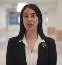 Dr. Asile Seval Aslan Erzurum Şehir Hastanesi'nde Alzheimer hastalığı hakkında açıklama yapıyor