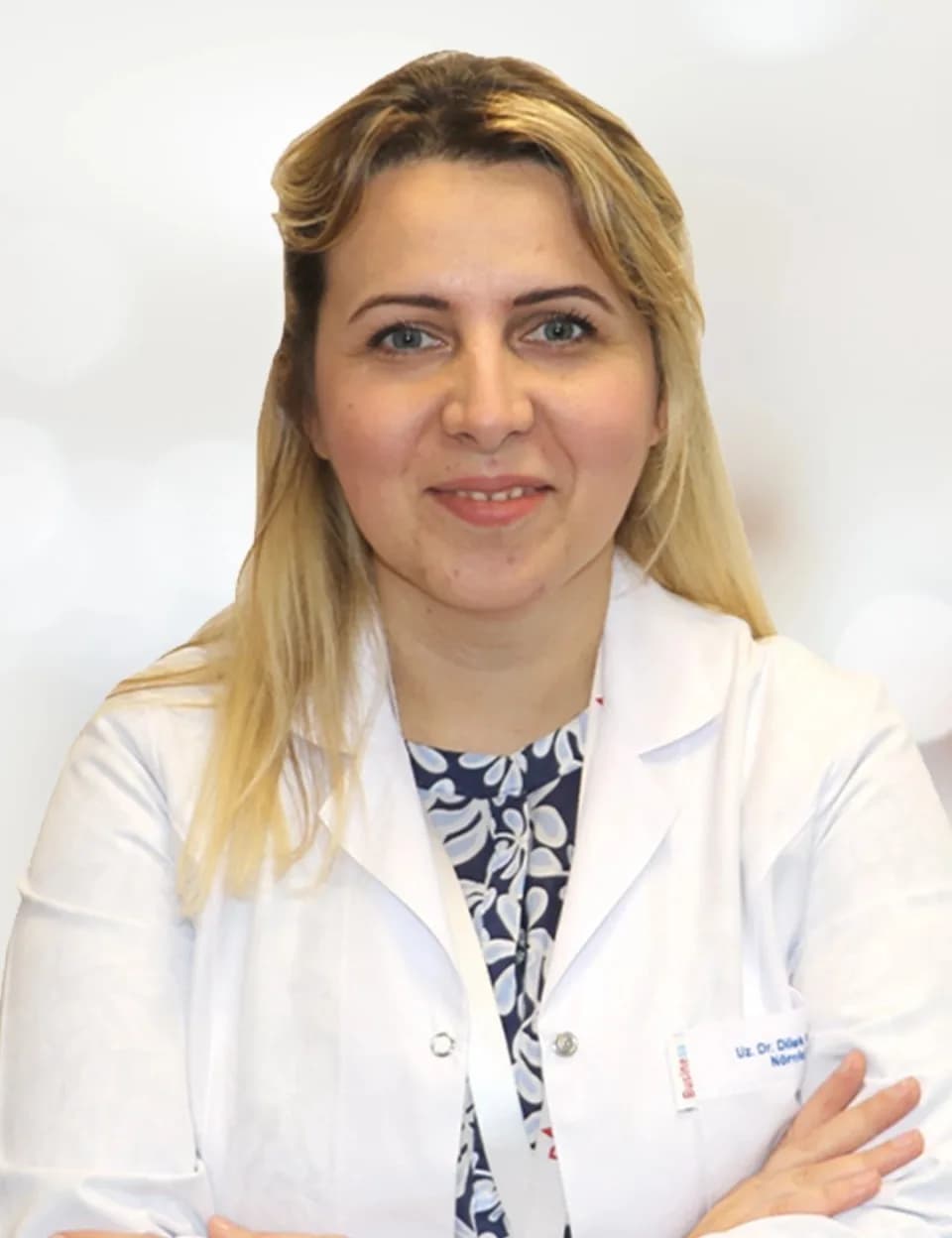 Nöroloji uzmanı Dilek Kasım Yücel Alzheimer hastalığının erken belirtileri hakkında bilgi verirken