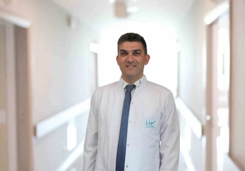 Alzheimer hastalığı ve unutkanlık hakkında bilgilendirme yapan nöroloji uzmanı Metin Dedei