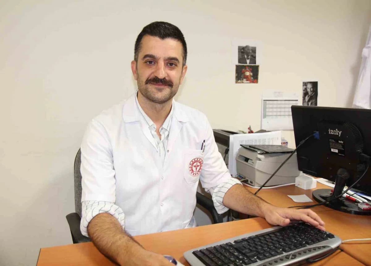 Servergazi Devlet Hastanesi Nöroloji Uzmanı Dr. Murat Gürsoy, Alzheimer hastalığında erken farkındalığın ve doğru zamand