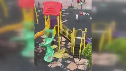 Amasya Şeyhcui mahallesindeki parkta karton kutularla çevreyi kirleten çocukların görüntüsü