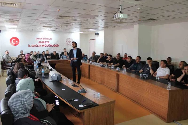 Eğitim süreci kriz yönetimi, rol oynama ve bilinçli farkındalık gibi interaktif tekniklerle pekiştirildi. Program sonund