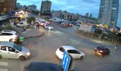 Başakşehir'de ambulansa yol vermeyen sürücünün trafik cezası sonrası polis incelemesi