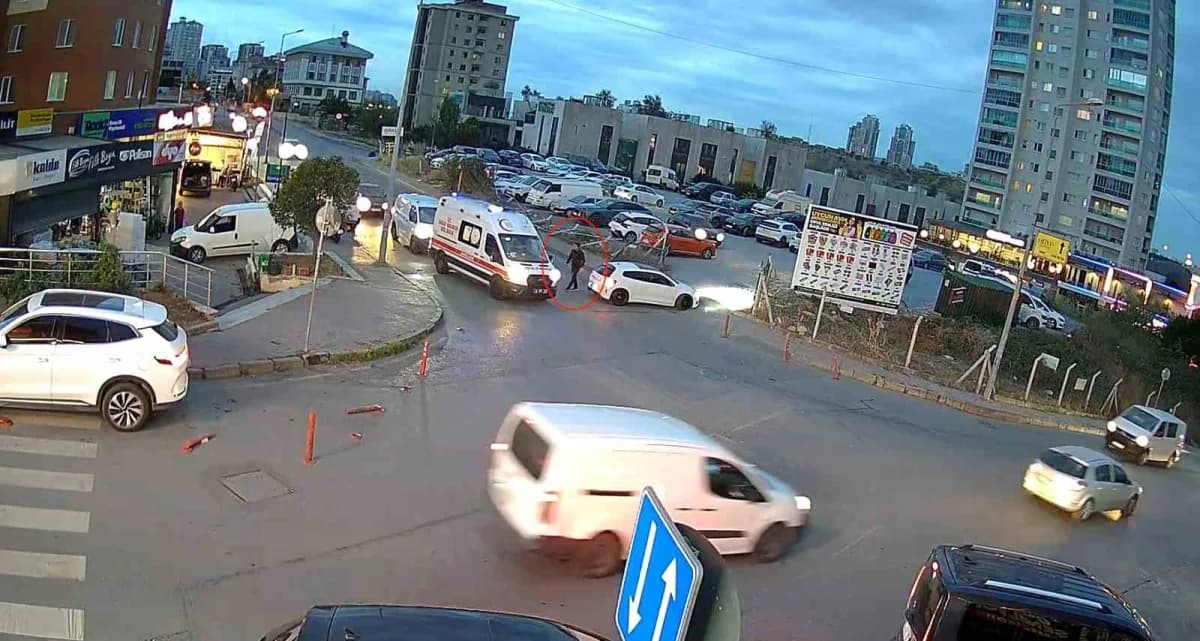 Başakşehir’de ambulansa yol vermeyen şahısi, aracından inerek ambulans şoförünün üzerine yürüdü