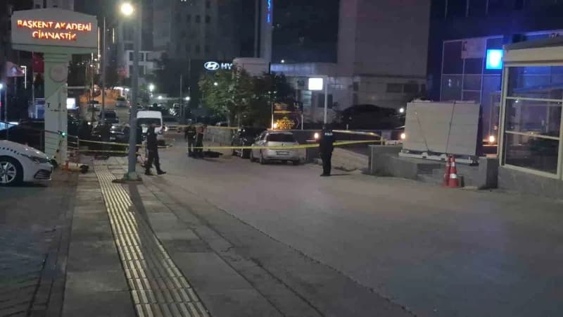 Ankara’nın Çankaya ilçesinde, alacak verecek meselesinden çıkan silahlı kavgada 1 kişi hayatını kaybederken, 1 kişi yara