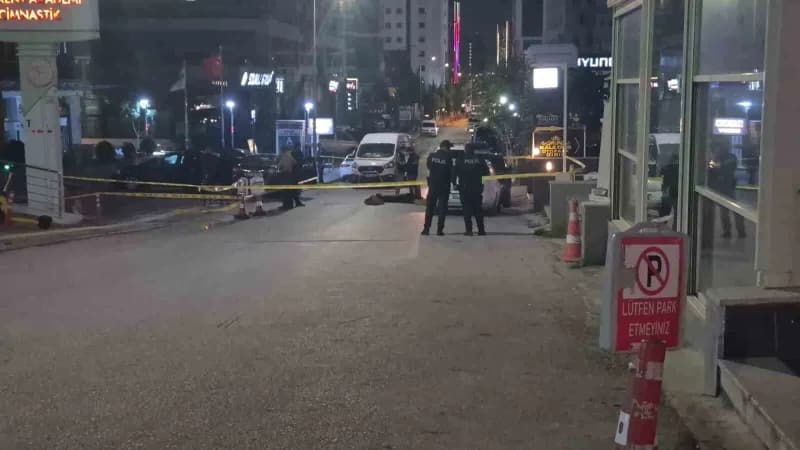 Ankara Çankaya'da alacak-verecek kavgası sonrası polis ekipleri olay yerinde inceleme yapıyor