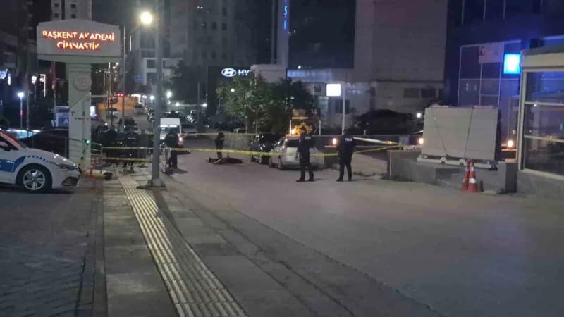 Ankara’nın Çankaya ilçesinde, alacak verecek meselesinden çıkan silahlı kavgada 1 kişi hayatını kaybederken, 1 kişi yara