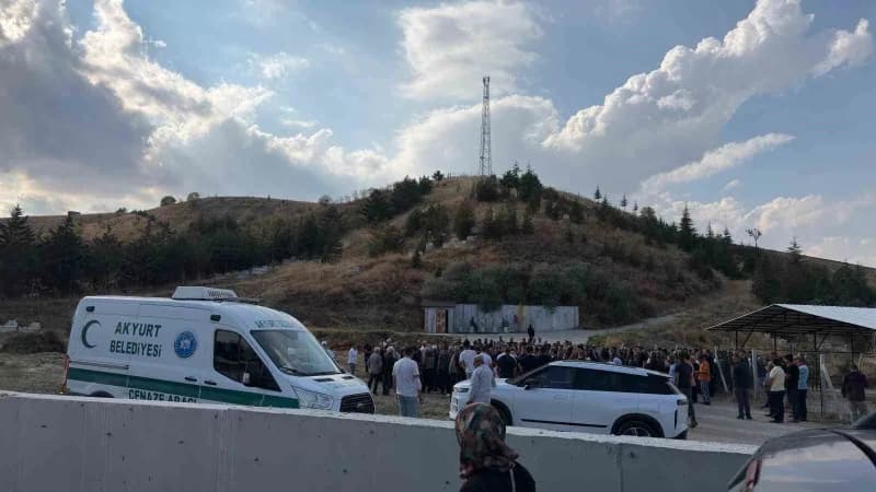 Ankara Akyurt’ta kardeşler Mehmet Emre ve Enes Çalı için düzenlenen cenaze töreninden görüntü