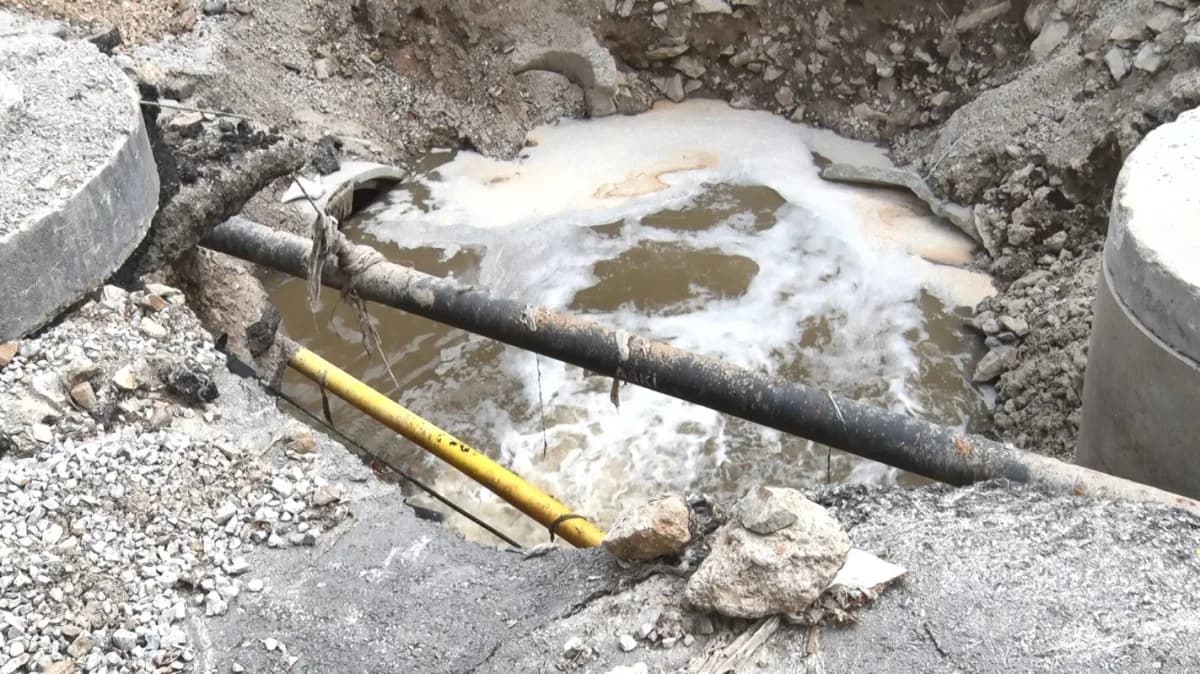 Ankara’nın Keçiören ilçesinde yaklaşık 1,5 yıldır devam eden altyapı çalışmalarıyla ilgili mahalle sakinleri, kanalizasy