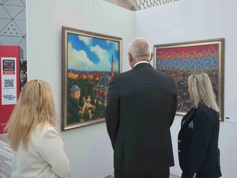 Ersoy, program kapsamında ‘Ankara Resimleniyor', ‘genç Sanat: 7. Afiş Tasarım Yarışması', ‘renklerin Buluşması ve İki Kü