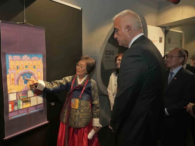 Ersoy, program kapsamında ‘Ankara Resimleniyor', ‘genç Sanat: 7. Afiş Tasarım Yarışması', ‘renklerin Buluşması ve İki Kü