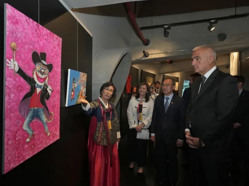 Ersoy, program kapsamında ‘Ankara Resimleniyor', ‘genç Sanat: 7. Afiş Tasarım Yarışması', ‘renklerin Buluşması ve İki Kü