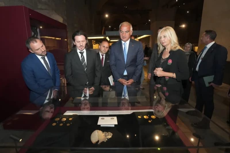Kültür ve Turizm Bakanı Mehmet Nuri Ersoy, Kuzey Makedonyalı mevkidaşı ile müzeyi gezdi