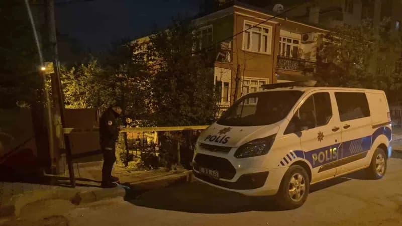 Ankara'nın Yenimahalle ilçesinde bulunan bir apartman dairesinde 3 erkek cesedi bulundu.