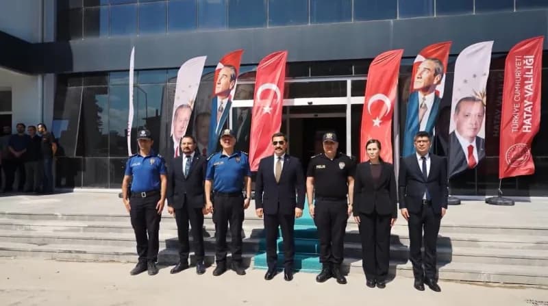 Vali Mustafa Masatlı, yapımı tamamlanan Antakya İlçe Emniyet Müdürlüğü Yeni Hizmet Binası’nda incelemelerde bulundu.