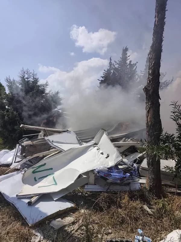 Antakya odabaşı Mahallesi’nde hurdalık ve otluk alanda çıkan yangına ekipler müdahale etti.