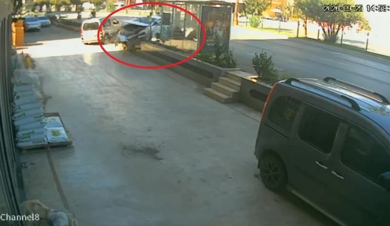 Kaza anı güvenlik kamerasına saniye saniye yansıdı.