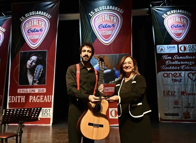 Türkiye’nin Gitar dalında en uzun soluklu Festivali olma özelliğini taşıyan festival, üç gün boyunca dünyaca tanınan git