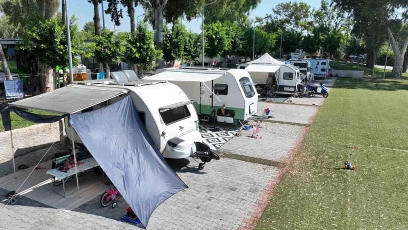 Antalya Büyükşehir Belediyesi'nin yerli ve yabancı Karavan tatilcilerinin daha güvenli ve konforlu bir alanda konaklayab