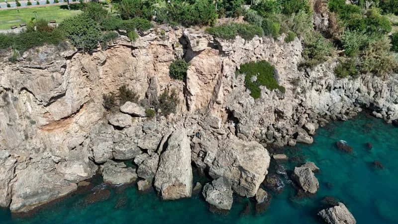 Antalya’da 2 gündür kayıp olarak aranan kadının cansız bedeni yakınları tarafından evden çıkışından itibaren gidiş istik