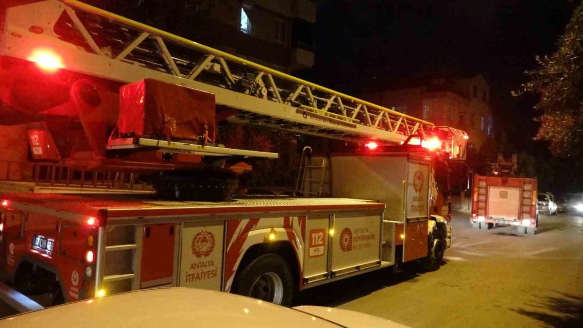 Antalya’da 8 gündür kayıp olan oğlunun bulunması için özel bir TV kanalındaki kayıp programa katılmak için İstanbul’a gi