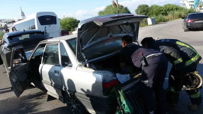Antalya’nın Manavgat ilçesinde otomobilin önündeki araca arkadan çarpması sonucu meydana gelen kazada 1 kişi yaralandı.