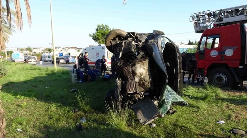 Mehmet f. Ö. (43) yönetimindeki tur minibüsü ile Erdal a. (57) yönetimindeki otomobil ve Seykan k. (46) hakimiyetindeki